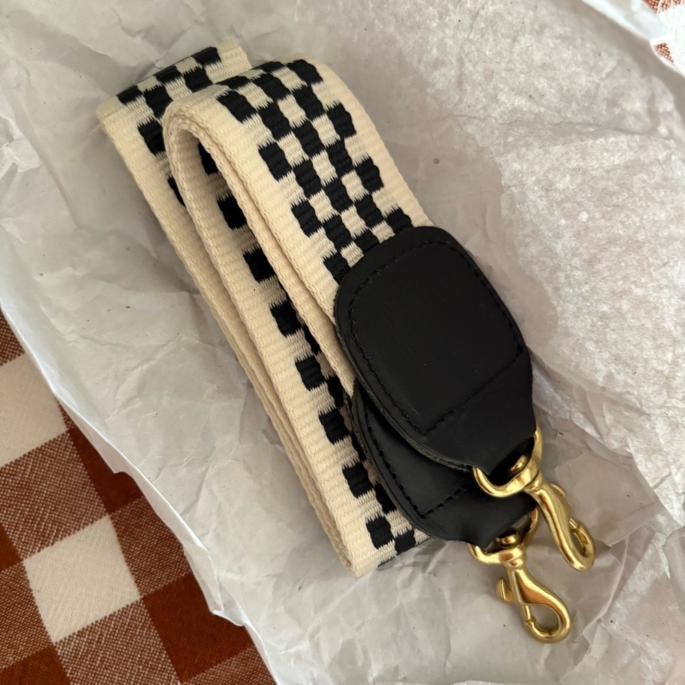 Clare V checkered crossbody strap - Picture 4 of 5